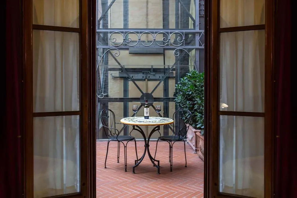 Room, Alba Palace, Florence