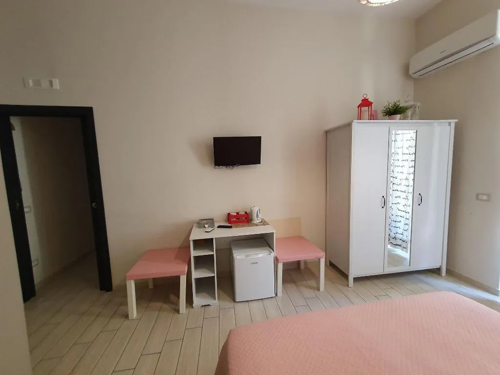 Room, Domus Armenio, Naples