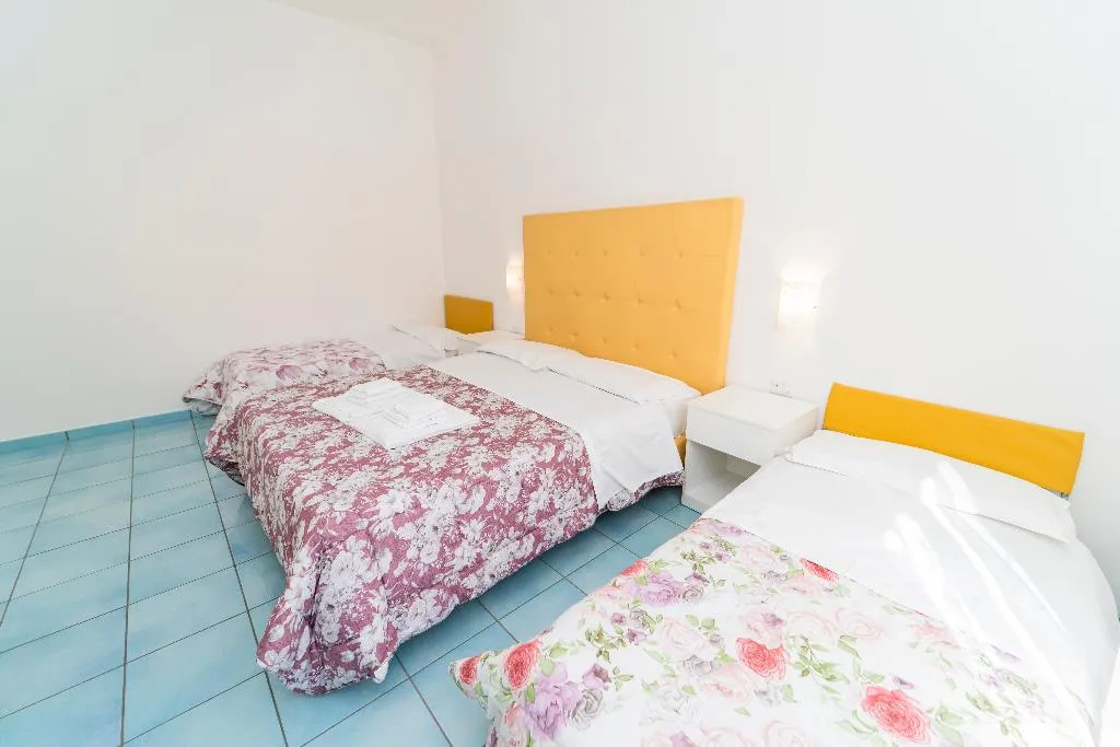 QUADRUPLE STANDARD Room, La Casa Di Aurora, Naples