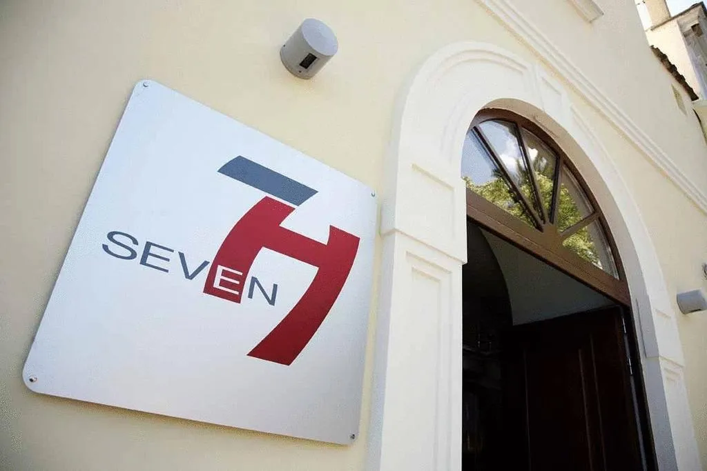 Lobby, Seven Hostel, Naples