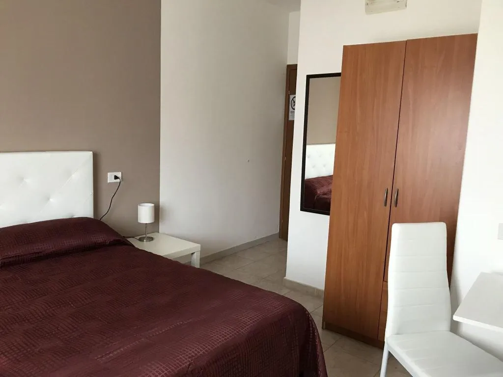Room, Bed and Breakfast Triscele, Catania