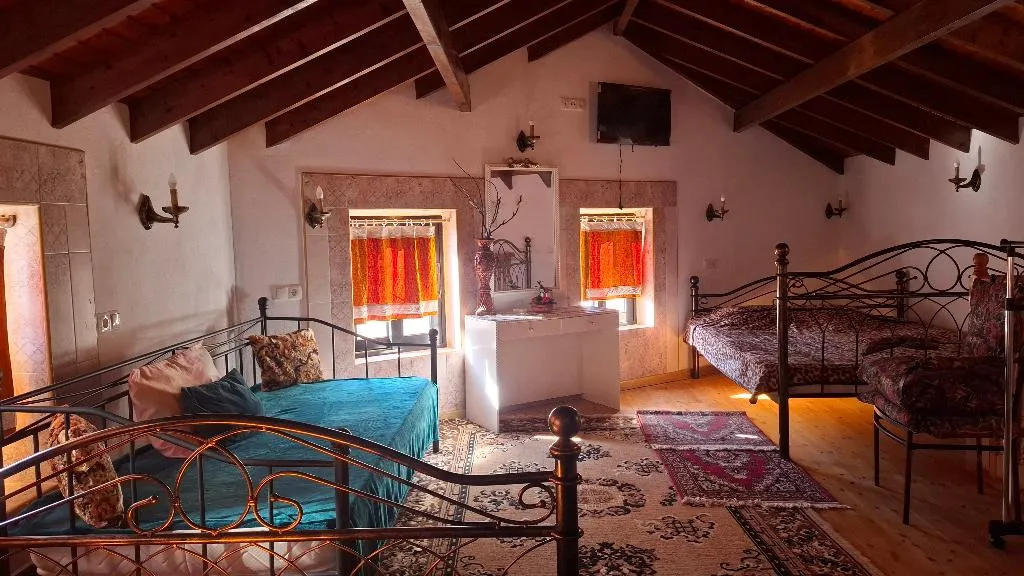 APARTMENT THREE BEDROOMS ONE BATHROOM Room, Castellino Studios, Rhodes