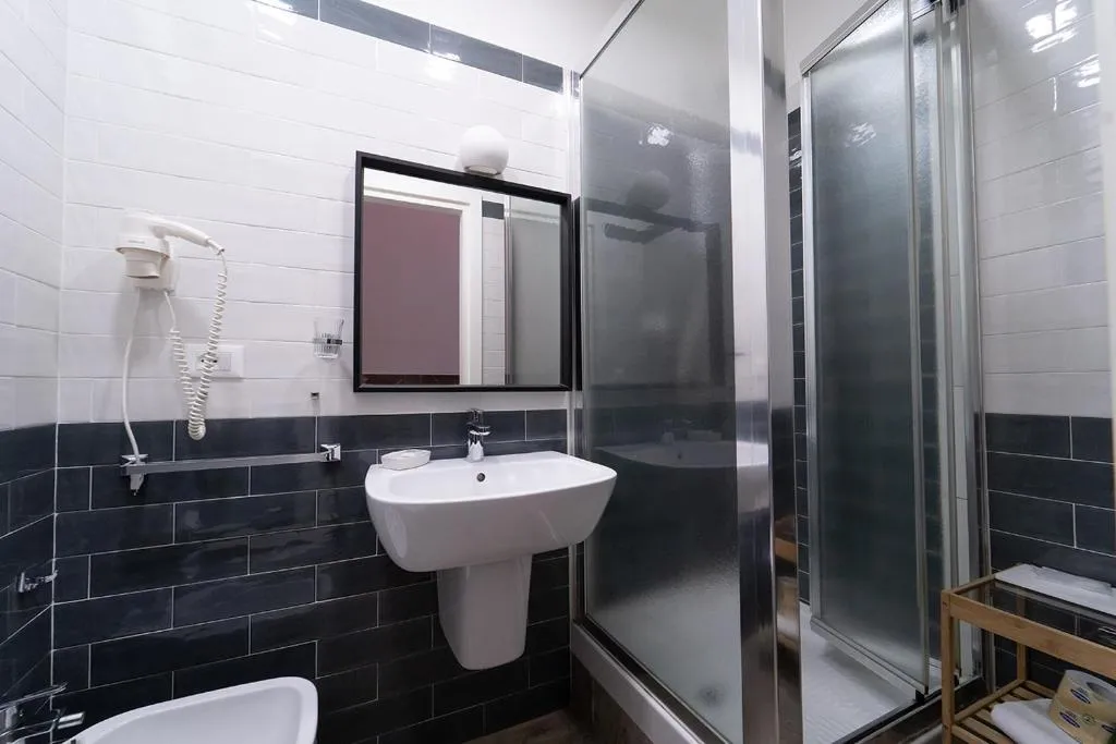 DOUBLE STANDARD Room, P.c Boutique La Loggia, Naples