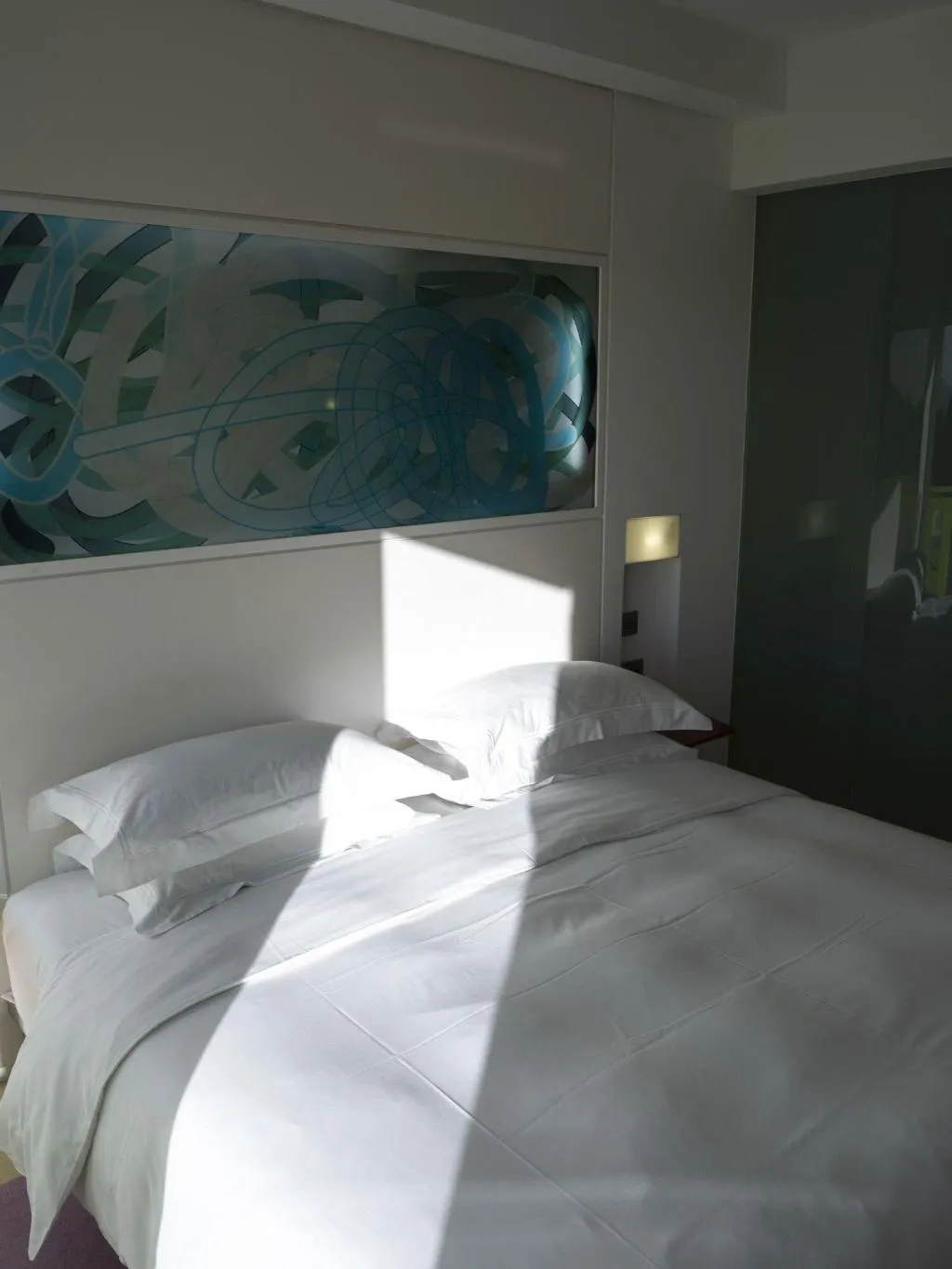 Room, Semiramis, Athens