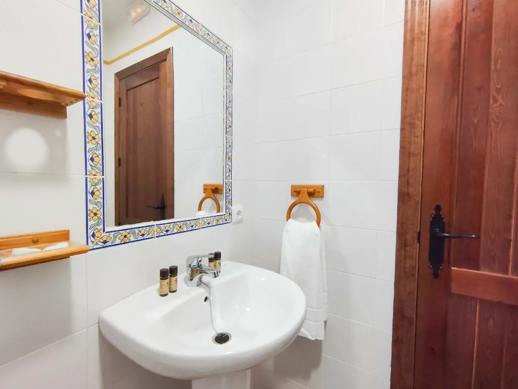 Room, Hotel Rural El Castillejo, Andalucia