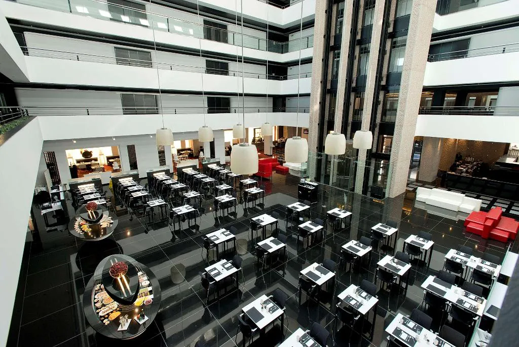 Lobby, Hilton Madrid Airport, Madrid