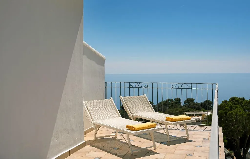 DOUBLE SEA VIEW Room, Hotel Syrene Capri, Naples
