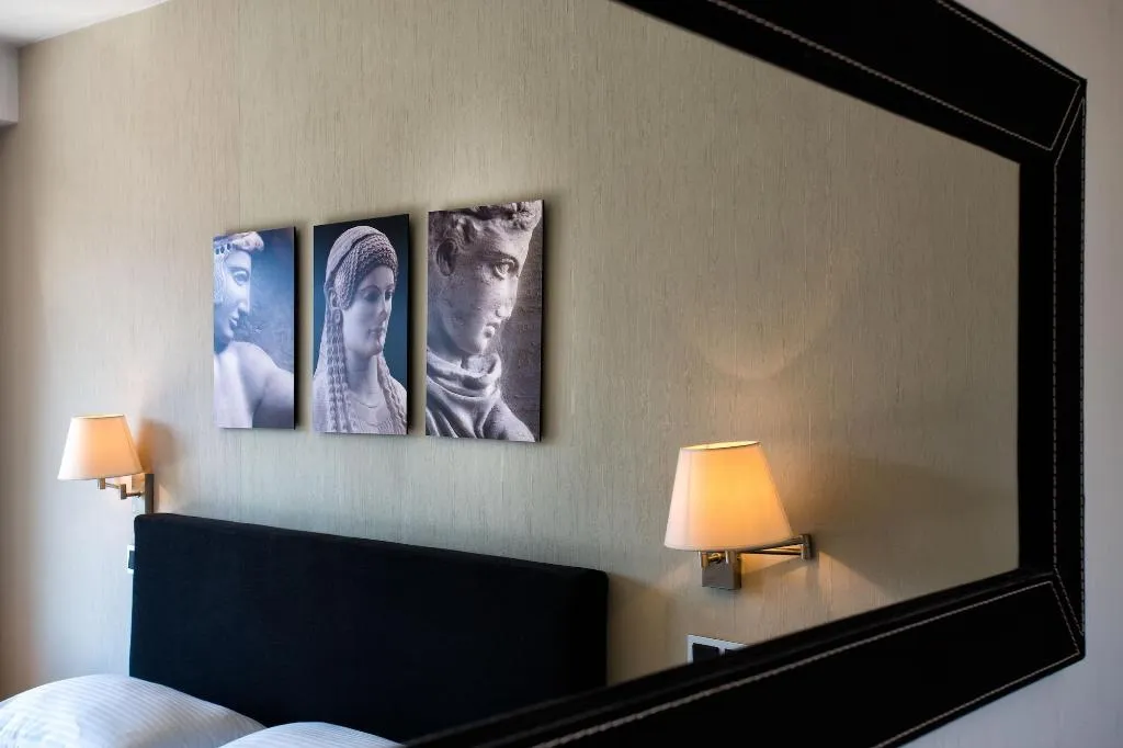 Room, The Athens Gate, Athens