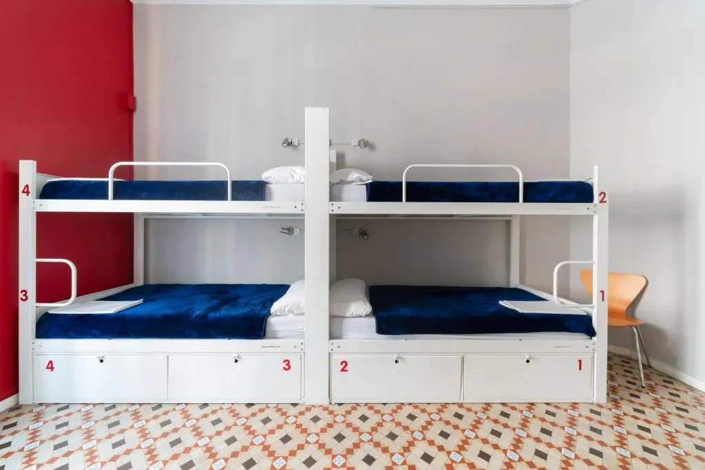 Bed in dormitory CAPACITY 4 Room, Red Nest, Valencia