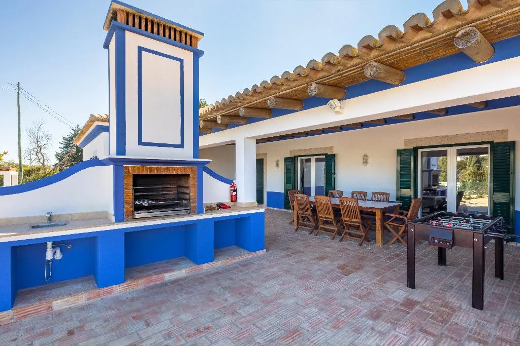 VILLA THREE BEDROOMS Room, Shantivillas, Algarve