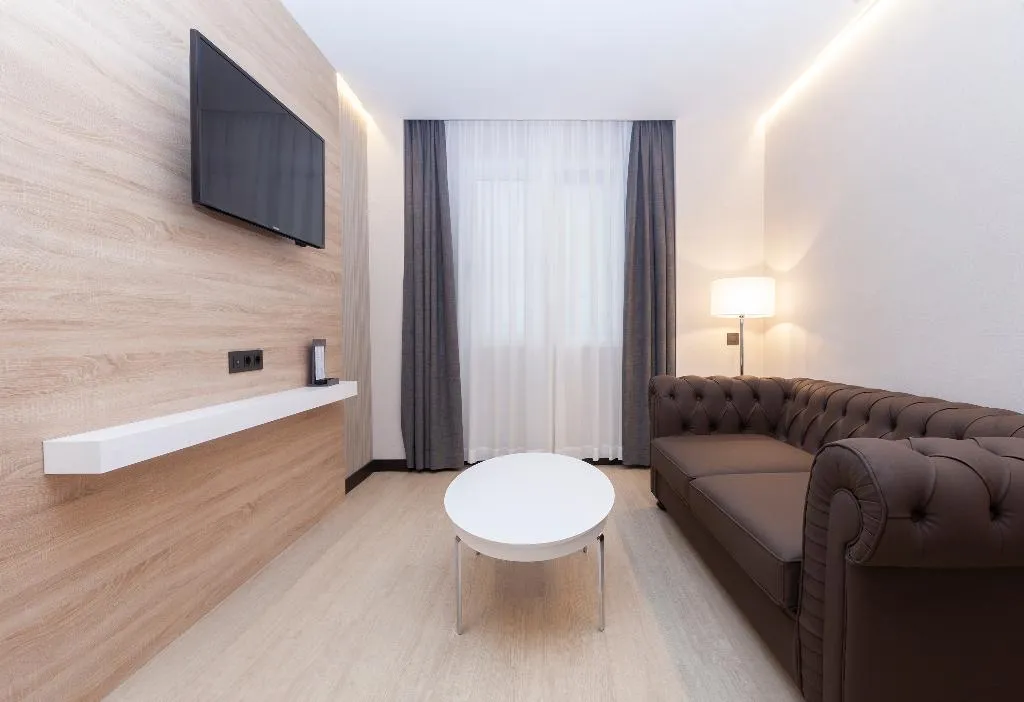 JUNIOR SUITE STANDARD Room, Liabeny, Madrid