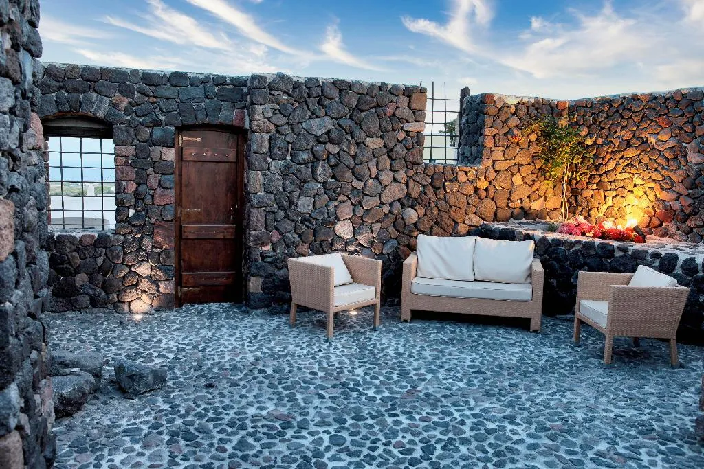 VILLA THREE BEDROOMS WITH PRIVATE POOL Room, Santorini Heritage Villas & Mansions, Santorini