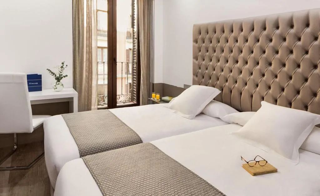 Room, Francisco I, Madrid
