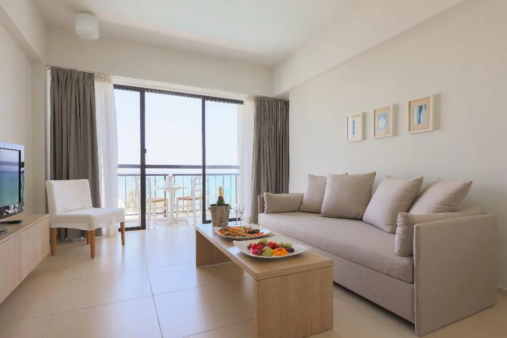 SUITE EXECUTIVE Room, Sandy Beach, Cyprus