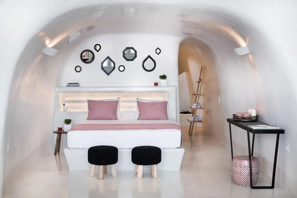 Room, Maregio Suites, Santorini