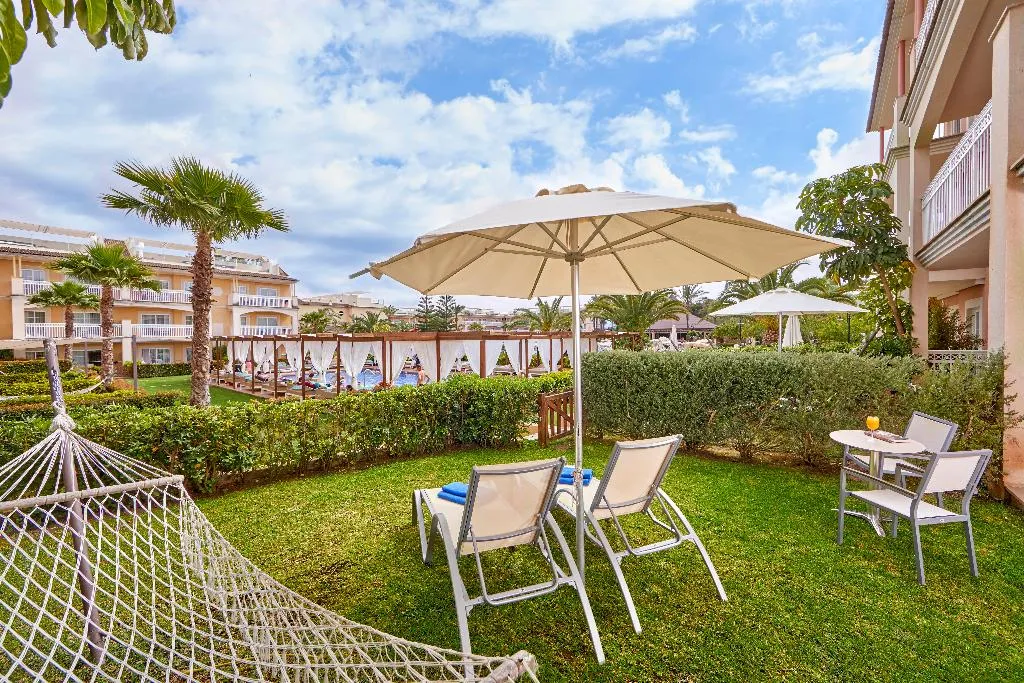 APARTMENT WITH TERRACE Room, Zafiro Ca'n Picafort, Majorca