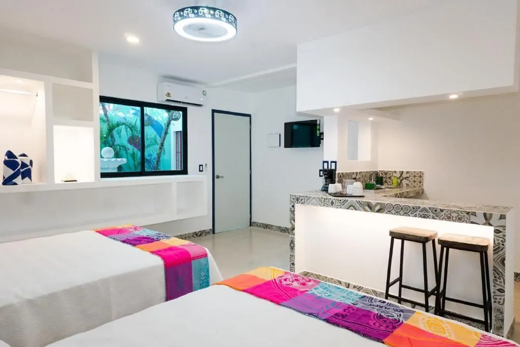 FAMILY ROOM TWO DOUBLE BEDS Room, Linda Vecindad Playa Del Carmen, Playa Del Carmen