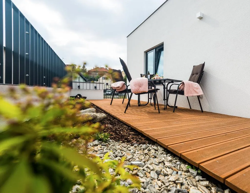 APARTMENT WITH TERRACE Room, Residence Trafick (Self-service check-in), Prague
