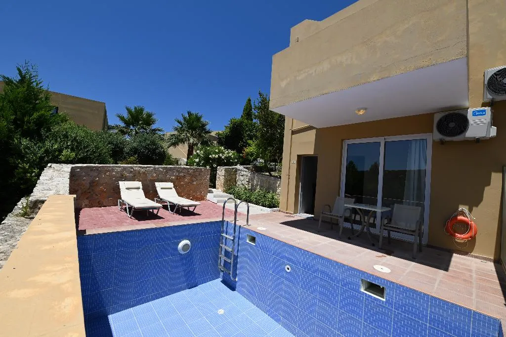 SUITE WITH PRIVATE POOL Room, RG Village Crete, Crete