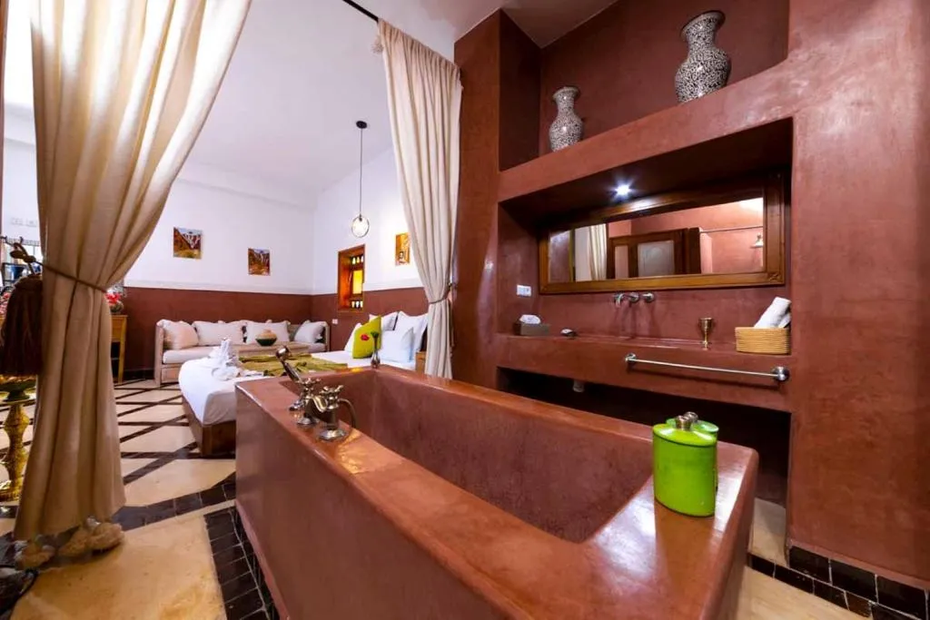 TRIPLE SUPERIOR WITH AIR CONDITIONING Room, Riad Ambre Et Jasmin, Marrakech