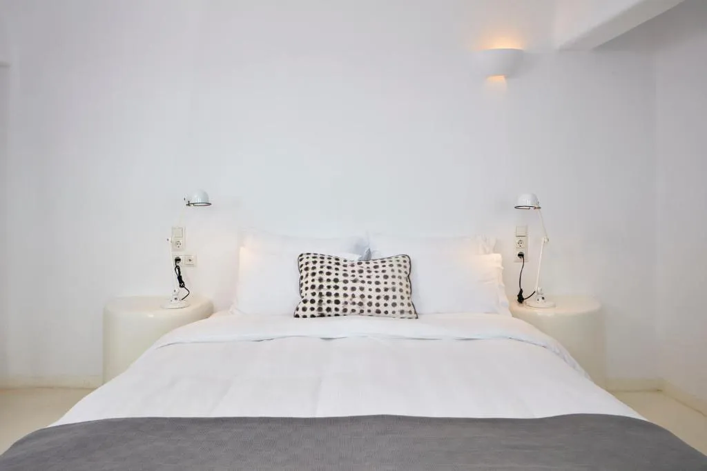 DOUBLE STANDARD Room, Cliffside Suites, Santorini