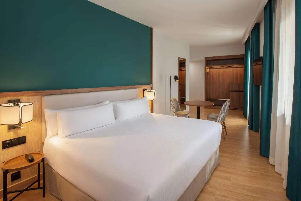 DOUBLE SUPERIOR QUEEN BED Room, Hotel Elche Centro Affiliated by Melia, Costa Blanca