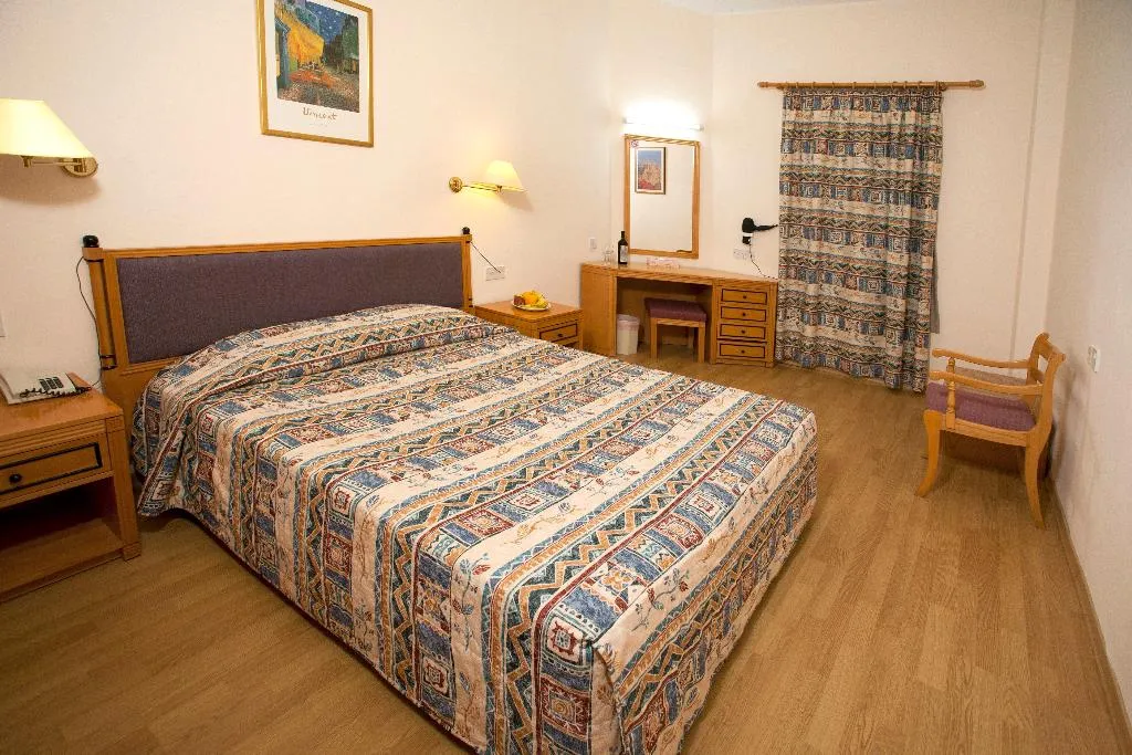 JUNIOR SUITE STANDARD Room, Episkopiana, Cyprus