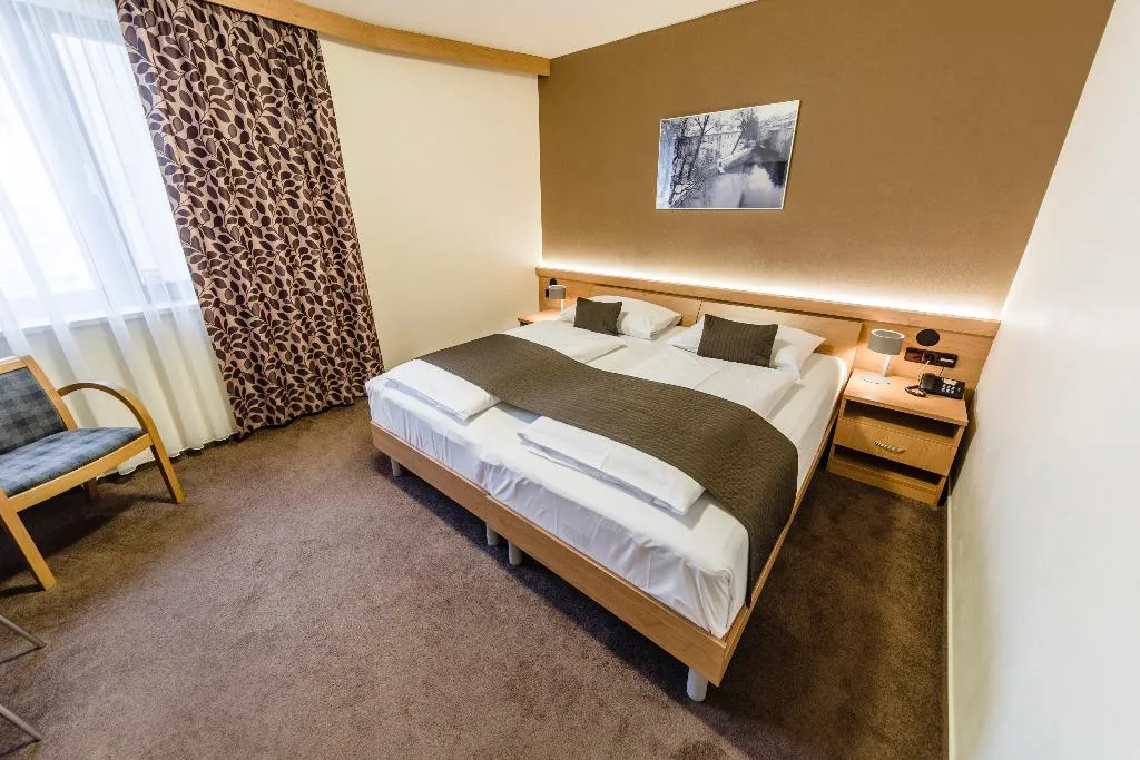 DOUBLE CITY VIEW Room, Archibald City, Prague
