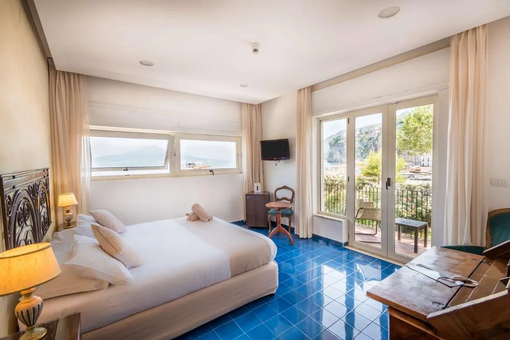 Room, Hotel Le Axidie BW Signature Collection, Naples