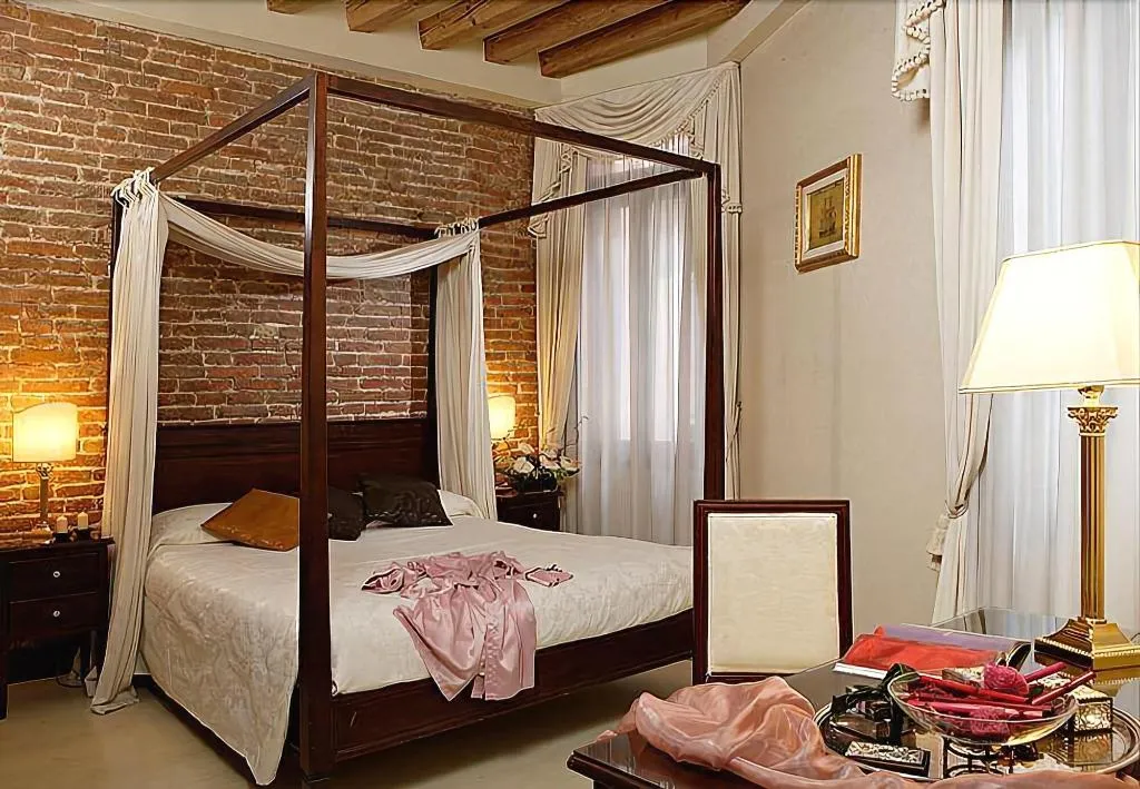 DOUBLE SUPERIOR Room, Ca' del Nobile, Venice