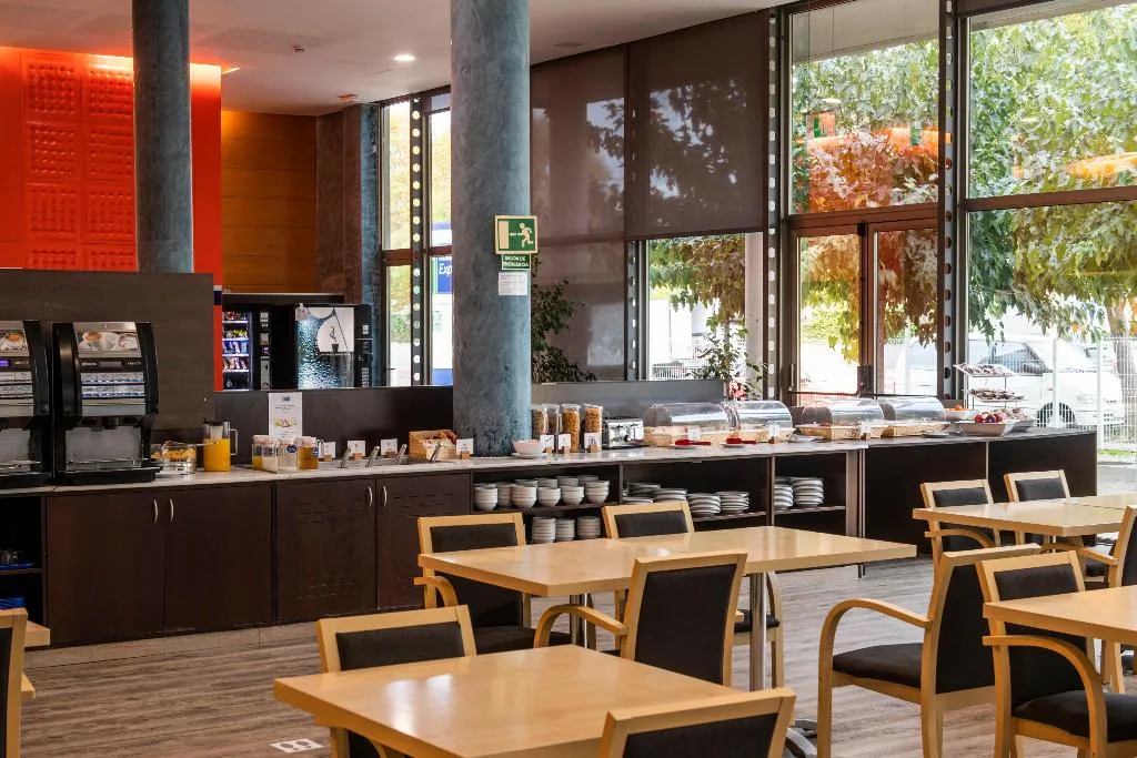 Restaurant, Holiday Inn Express Molins de Rei, Barcelona