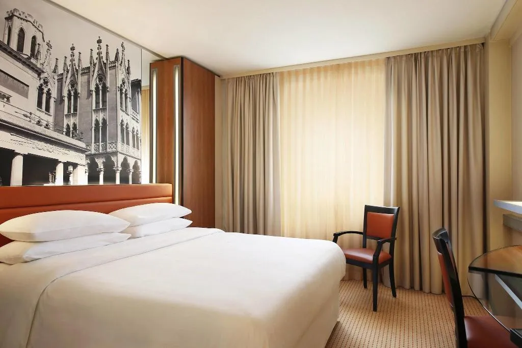Room, Sheraton Padova Hotel & Conference Center, Venice