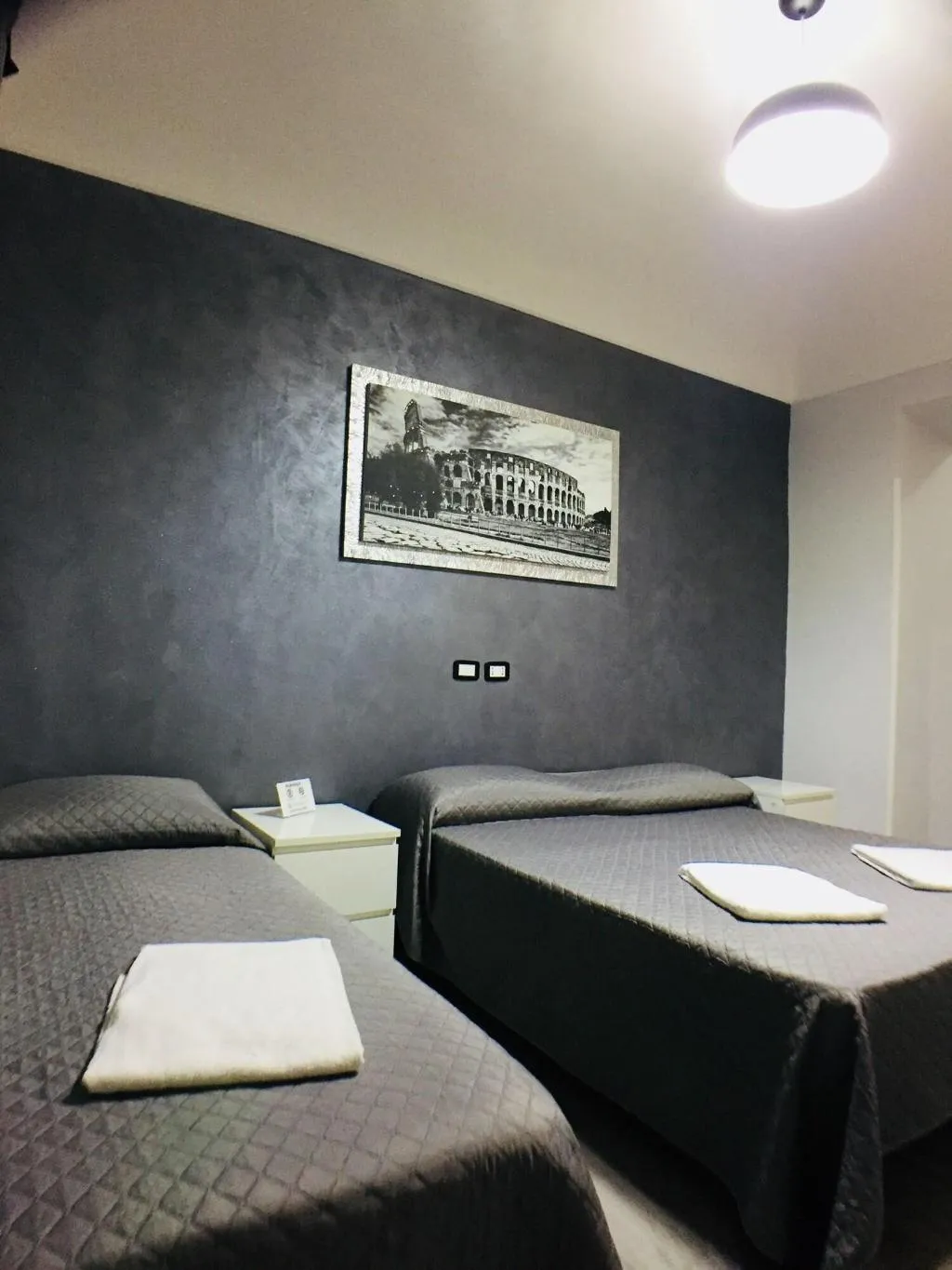 Room, Babyface, Naples