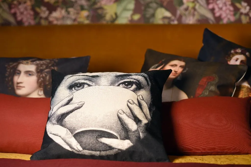 DOUBLE DELUXE ONE BED Room, Guest House Ventisei Scalini A Trastevere, Rome