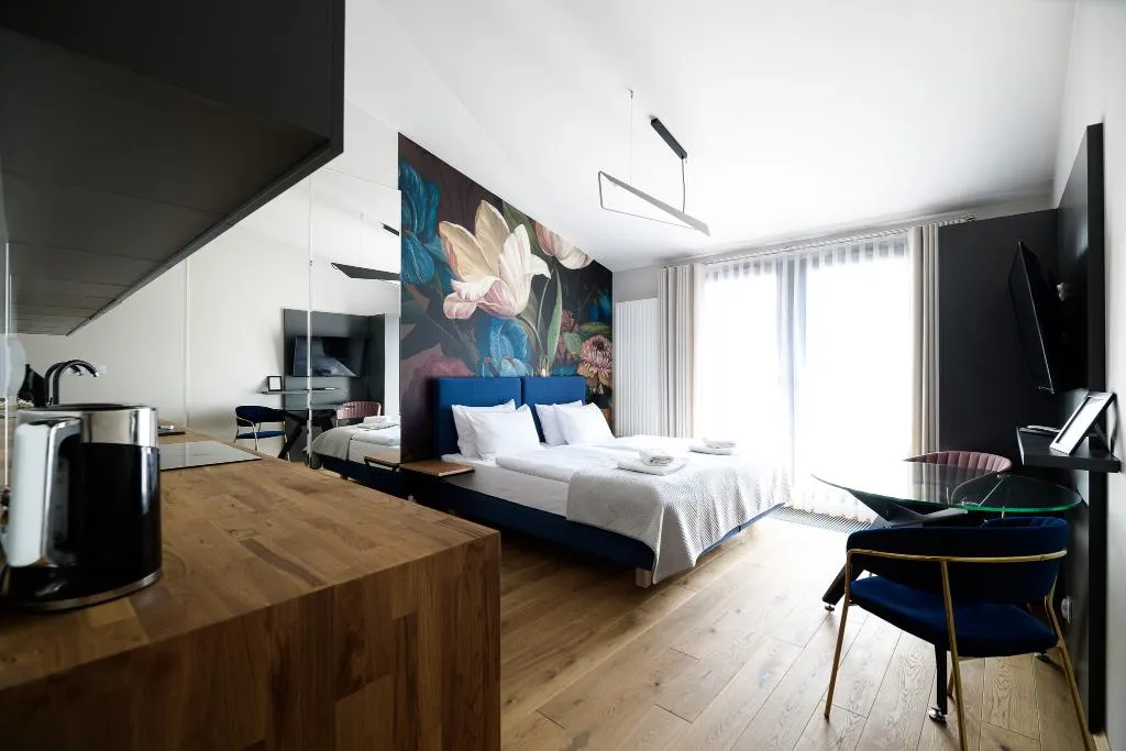 STUDIO KING SIZE BED Room, Aparthotel Inspire Miodova Residence, Krakow