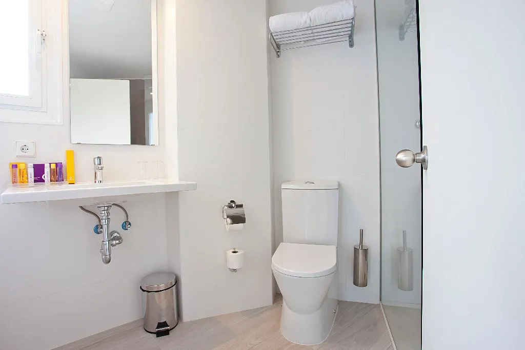 Room, FERGUS Bermudas, Majorca