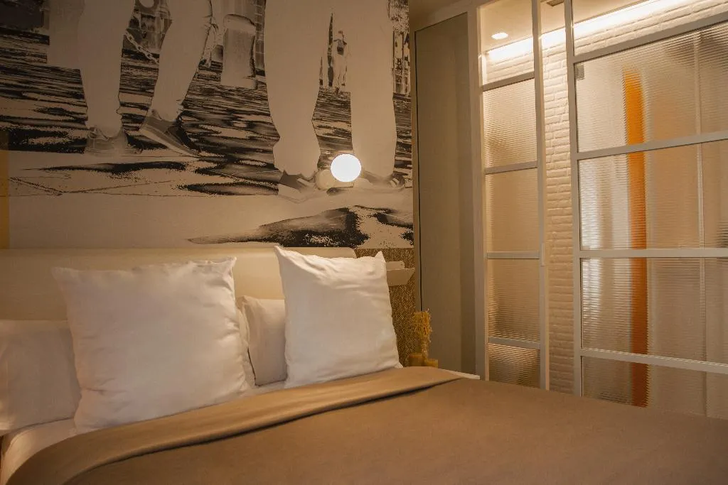 DOUBLE SUPERIOR WITH BALCONY Room, Room Select Tetuán, Seville