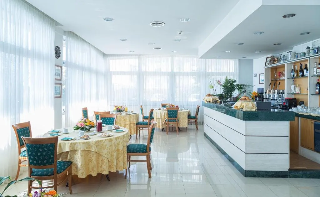 Restaurant, Hotel Holidays, Naples