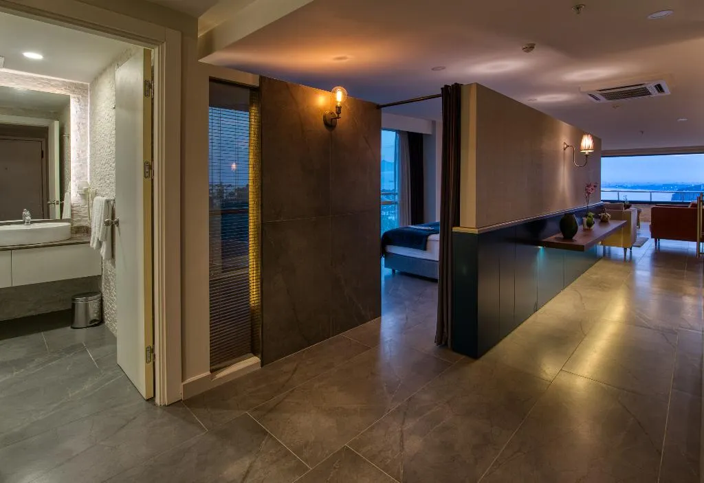 APARTMENT DELUXE OCEAN FRONT WITH TERRACE Room, Arkk Homes, Antalya