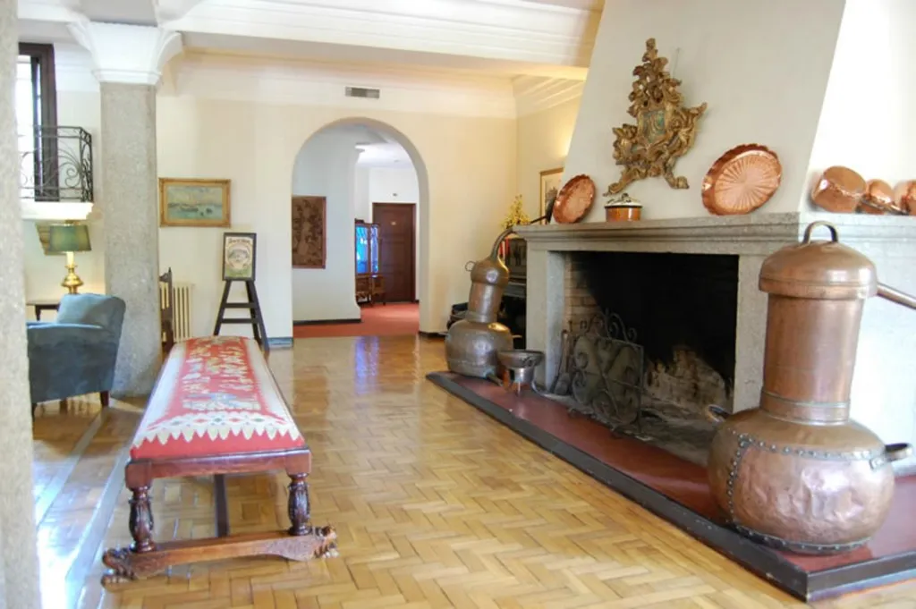 Lobby, Urgeiriça, Porto