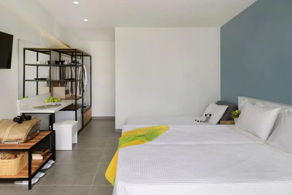 TRIPLE SUPERIOR Room, Olympios Zeus, Thessaloniki