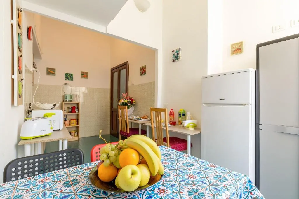 Room, Do Domus, Naples