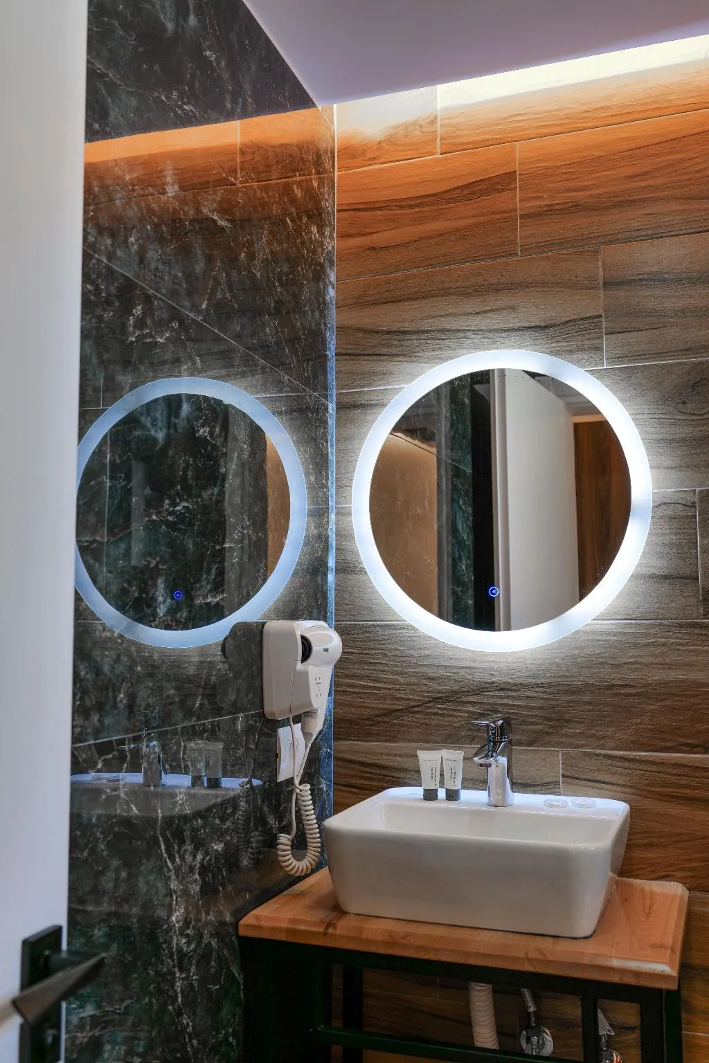 DOUBLE ONE BED Room, Havana, Southern Albania