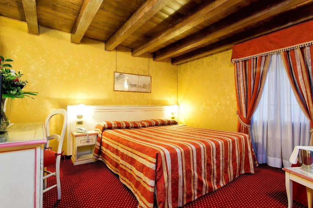 Room, Studio Ca' Polo, Venice