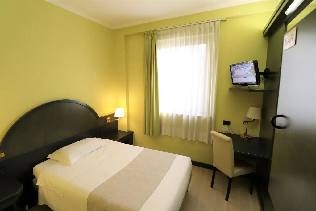 SINGLE STANDARD Room, Hotel Domenichino, Milan