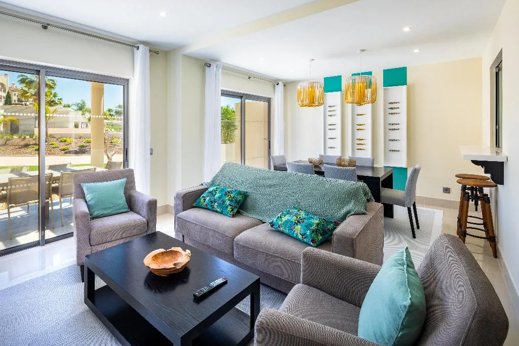 APARTMENT TWO BEDROOMS Room, Shantiapartments, Algarve