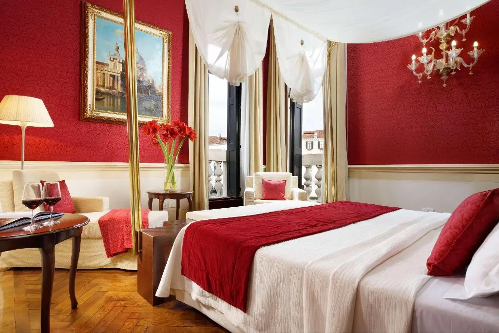 Room, Palazzo Giovanelli e Gran Canal, Venice