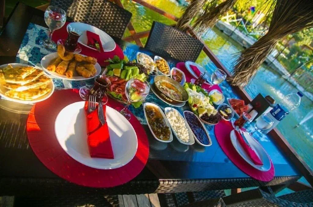 Restaurant, Otantik Tas Ev, Dalaman