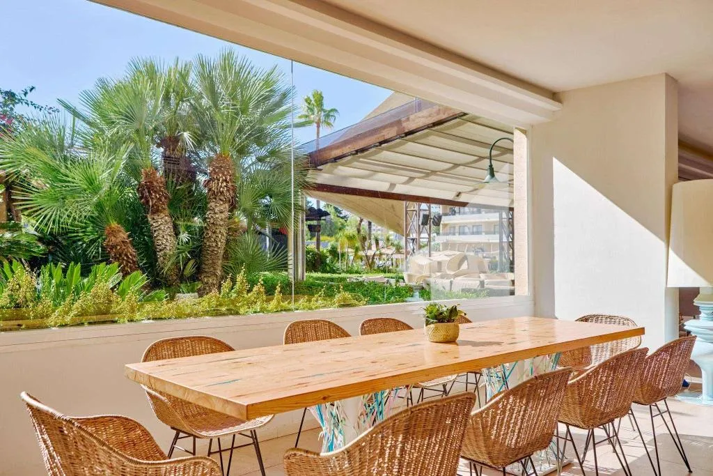 Bar, Zafiro Palmanova, Majorca