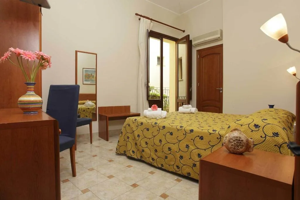 Room, Albergo Maccotta, Palermo